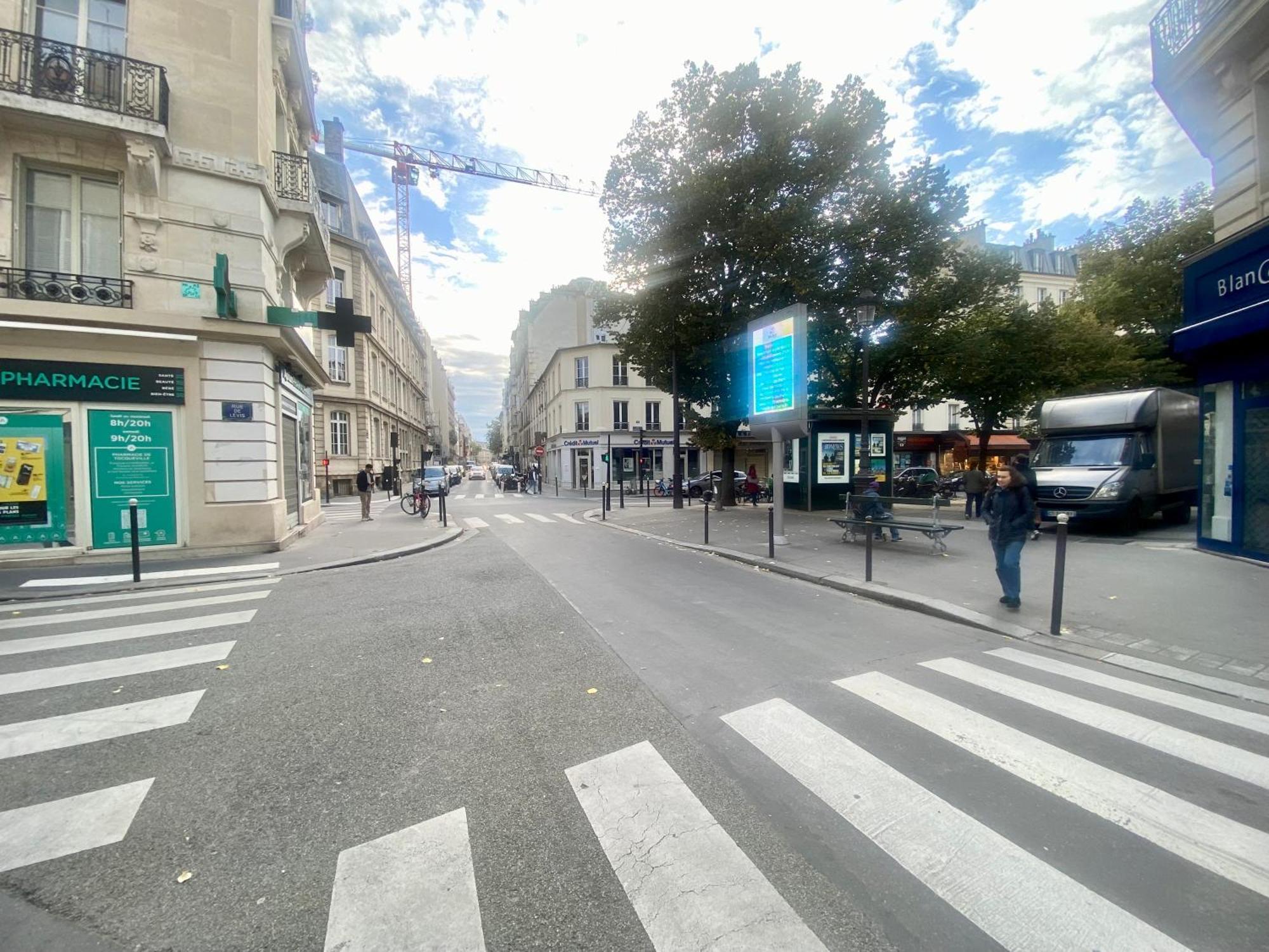 Tres Calme Sur Cour - Cardinet * Paris