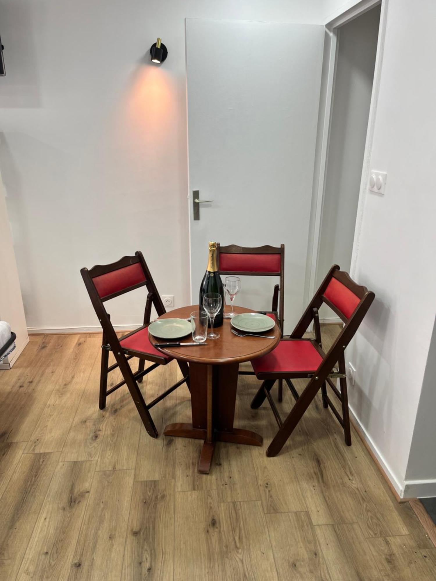 Idealement Place Apartment *