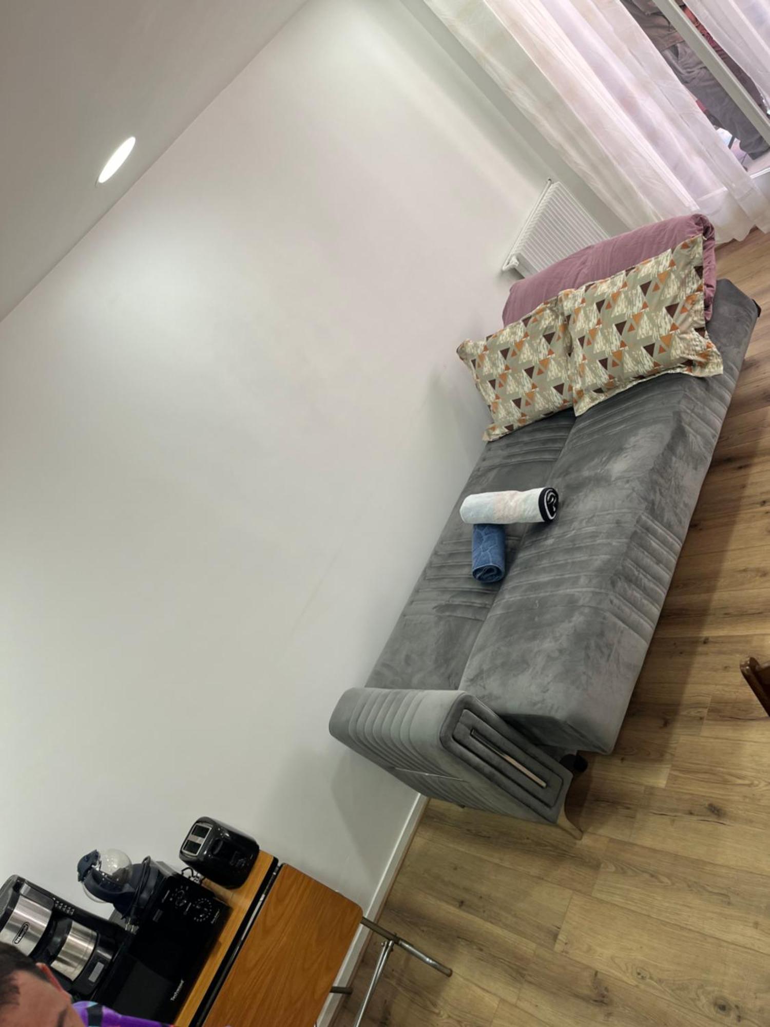 Idealement Place Apartment Paris