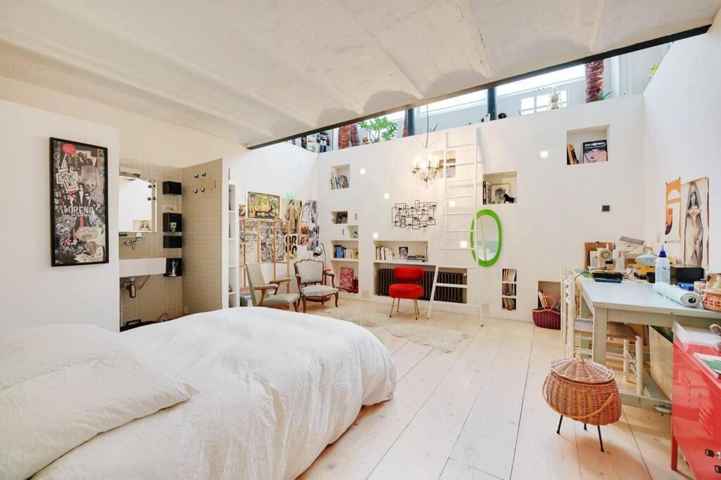 Spacious Vintage Duplex Flat - Gare Du Nord Apartment