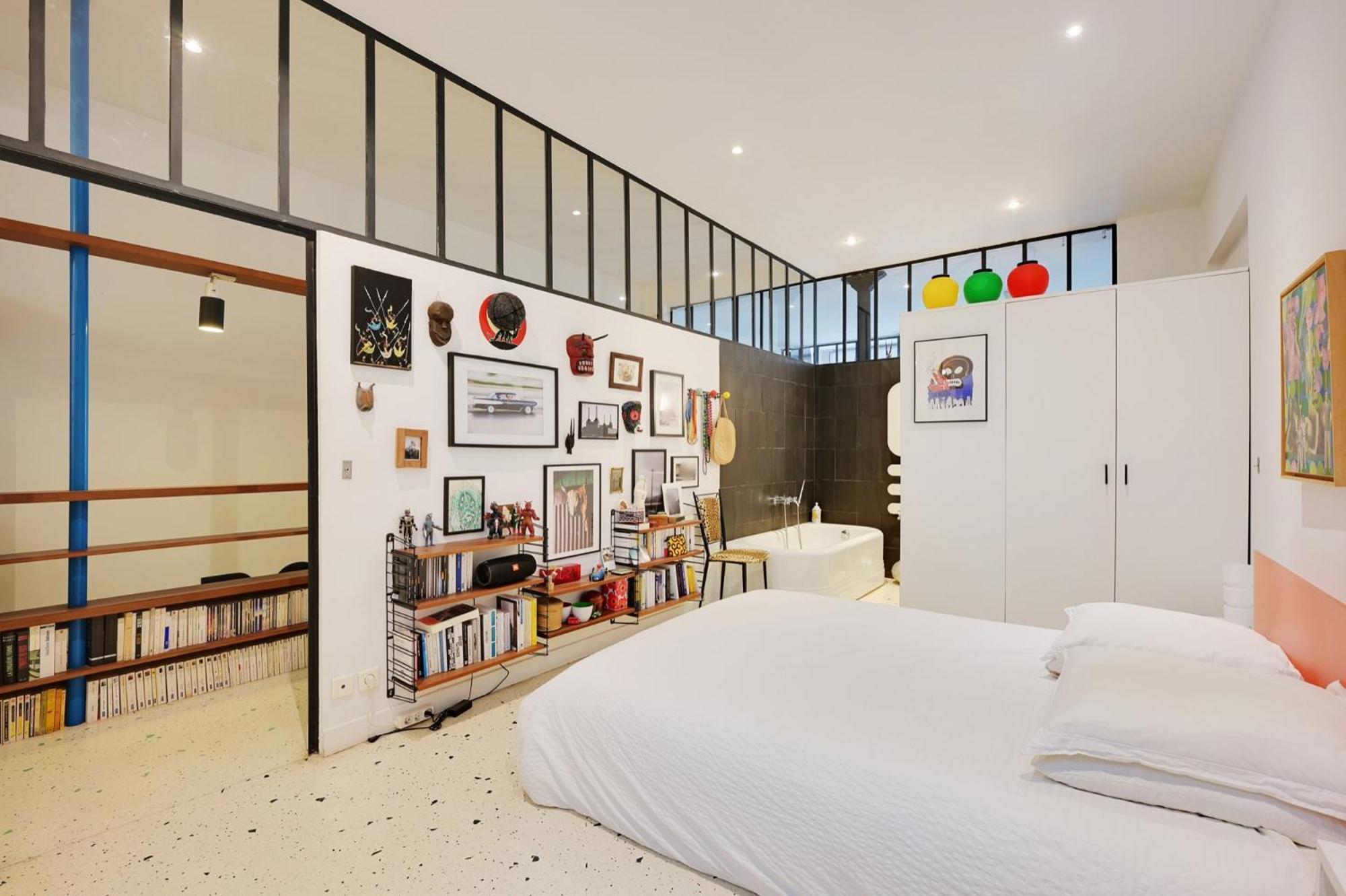 Spacious Vintage Duplex Flat - Gare Du Nord Apartment Paris