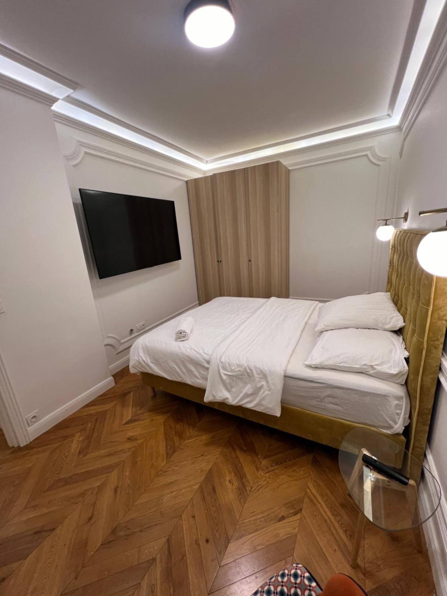Private - Champs-elysees Apartamento