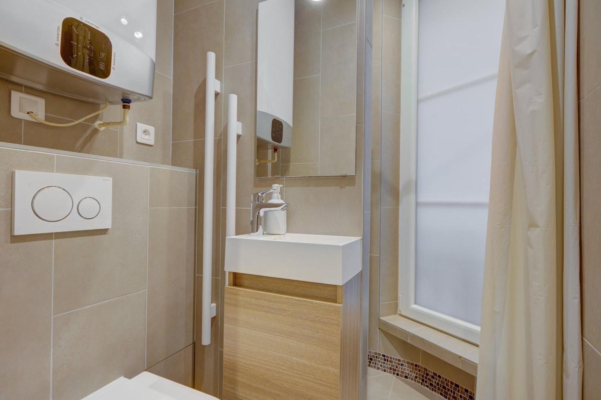 Arc De Triomphe & Theatre Marigny - 3br - Cityapartmentstay Paris