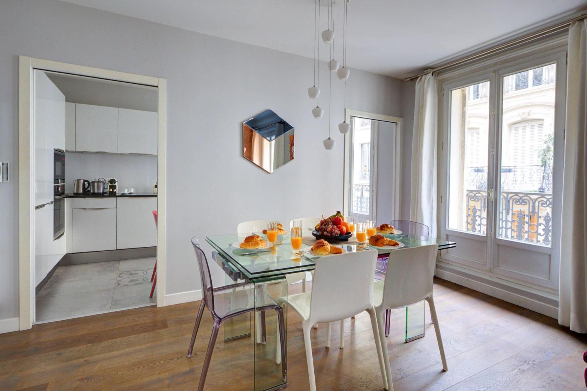 Apartamento Arc De Triomphe & Theatre Marigny - 3br - Cityapartmentstay Paris