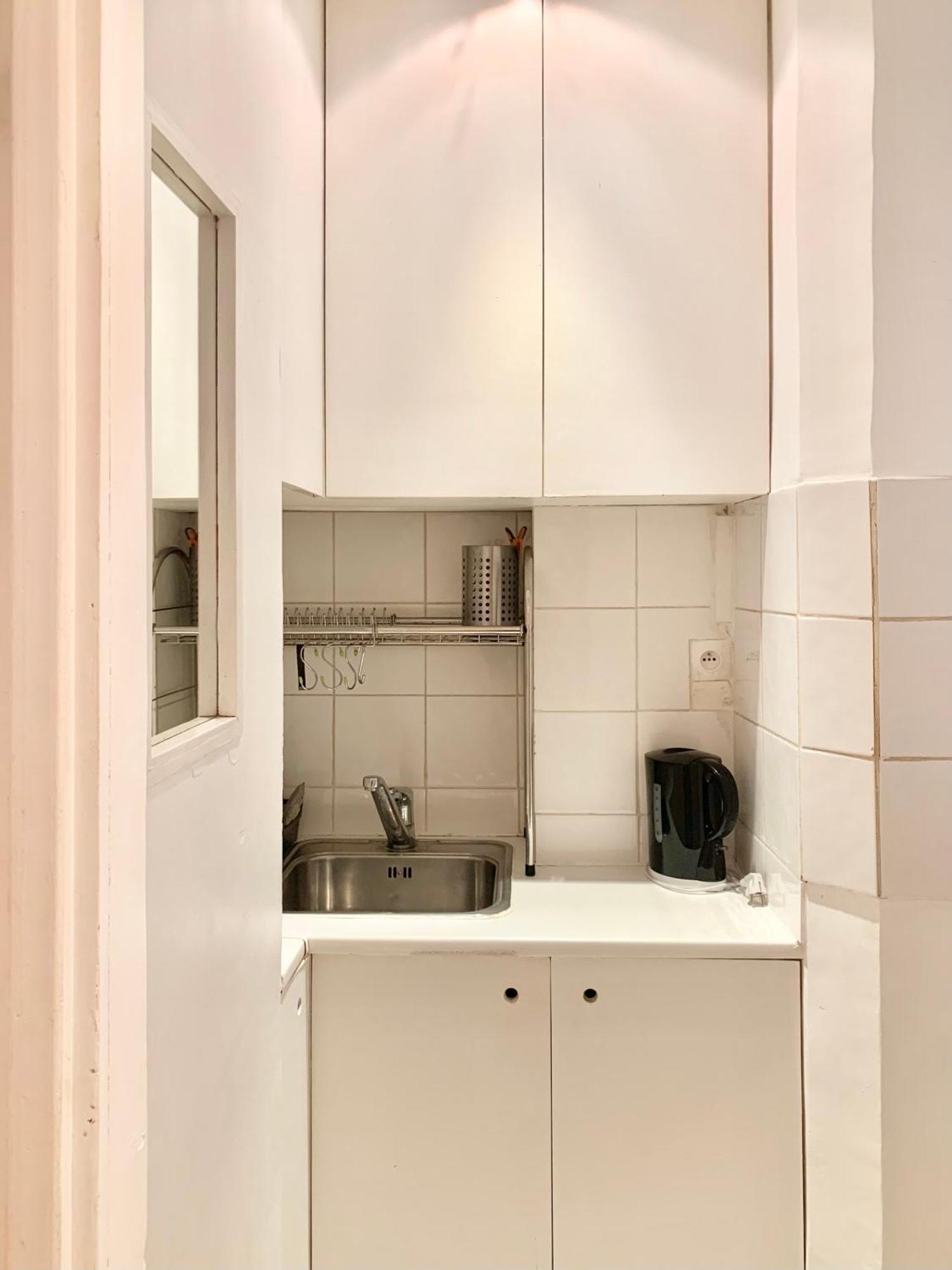 Center Quarter Latin 1 Bedroom *
