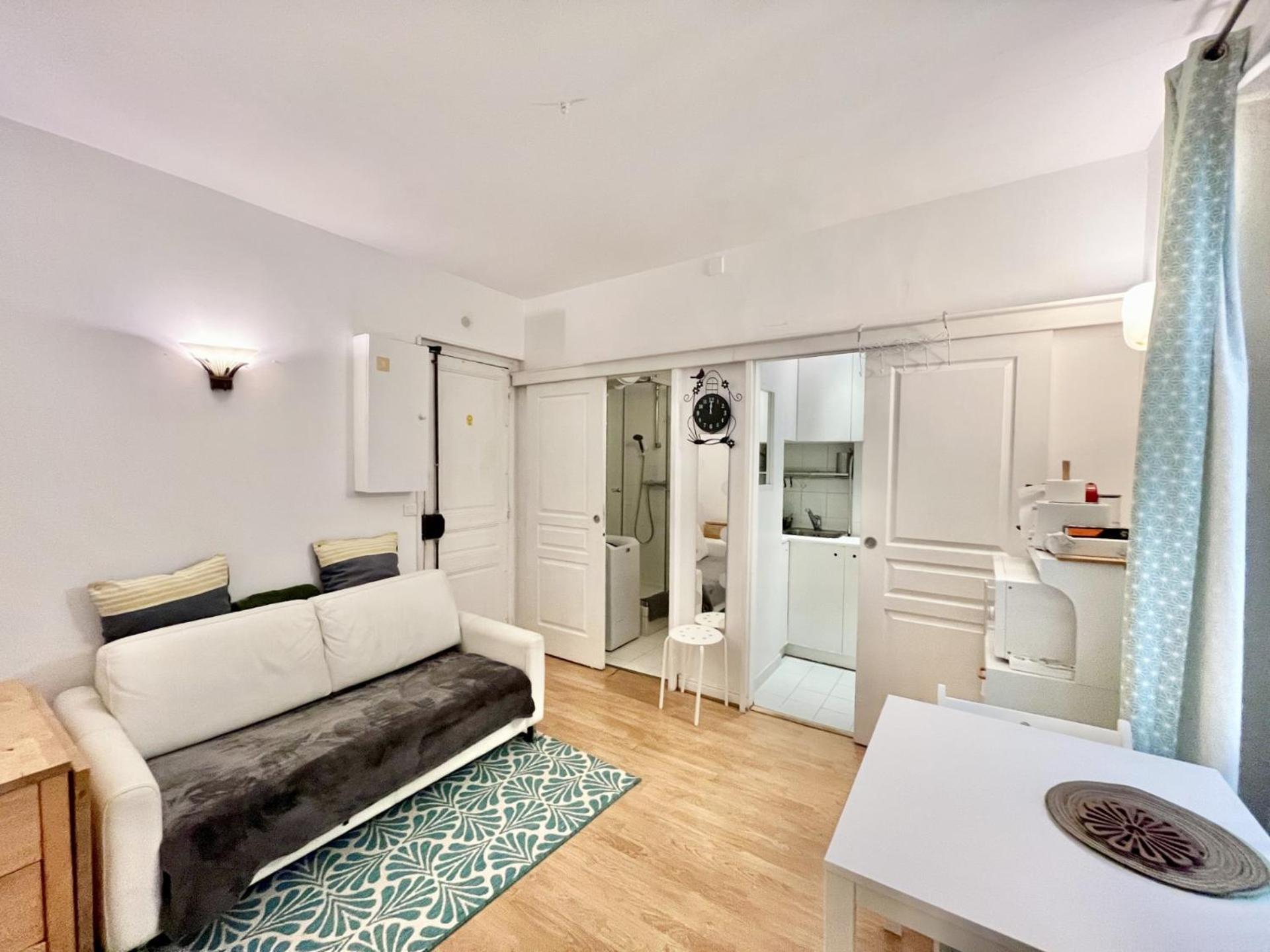 Center Quarter Latin 1 Bedroom
