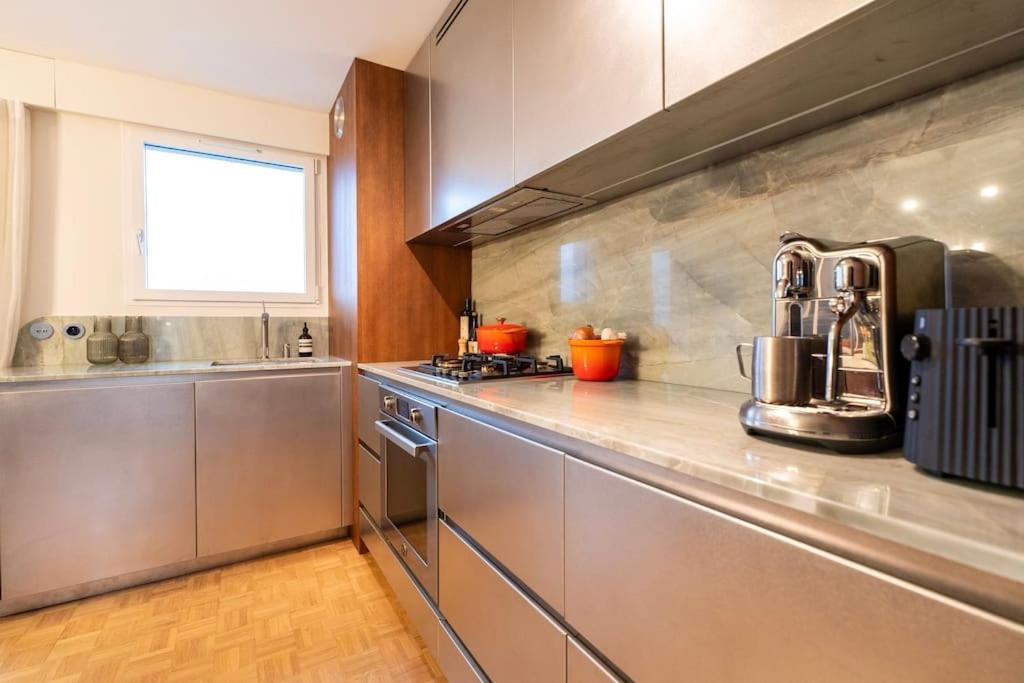 Montmartre Penthouse With Stunning Sacre-coeur View Apartment Paris