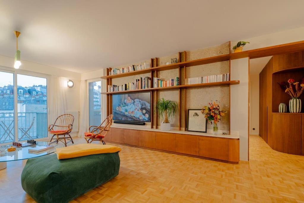 Montmartre Penthouse With Stunning Sacre-coeur View Paris
