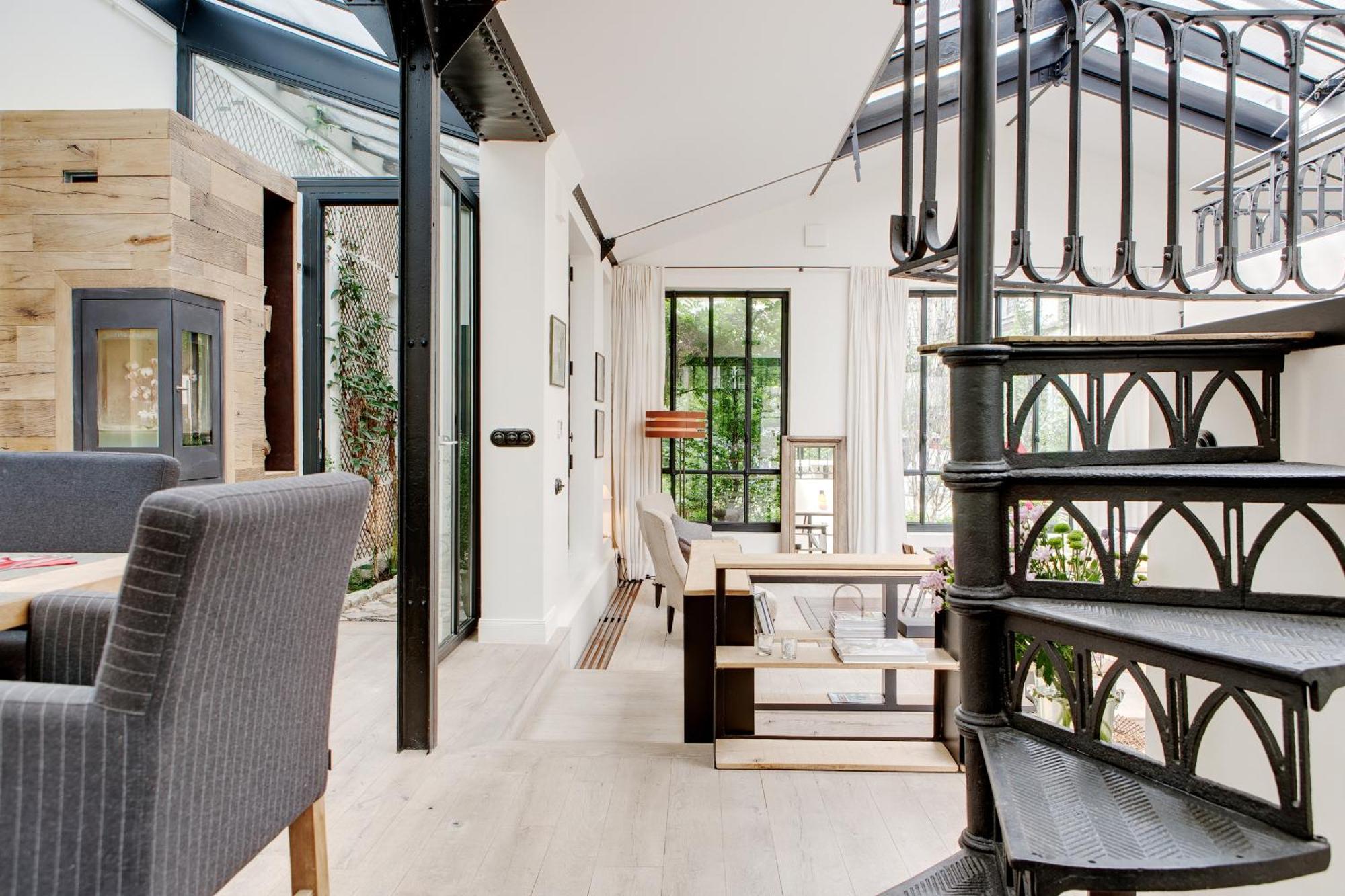 Apartment House *