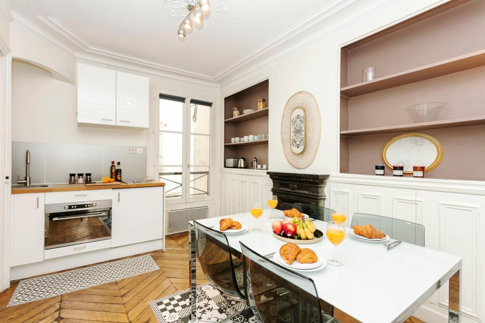 Apartment Bnbnook - Elegant 1br With Balcony Near Notre-dame *