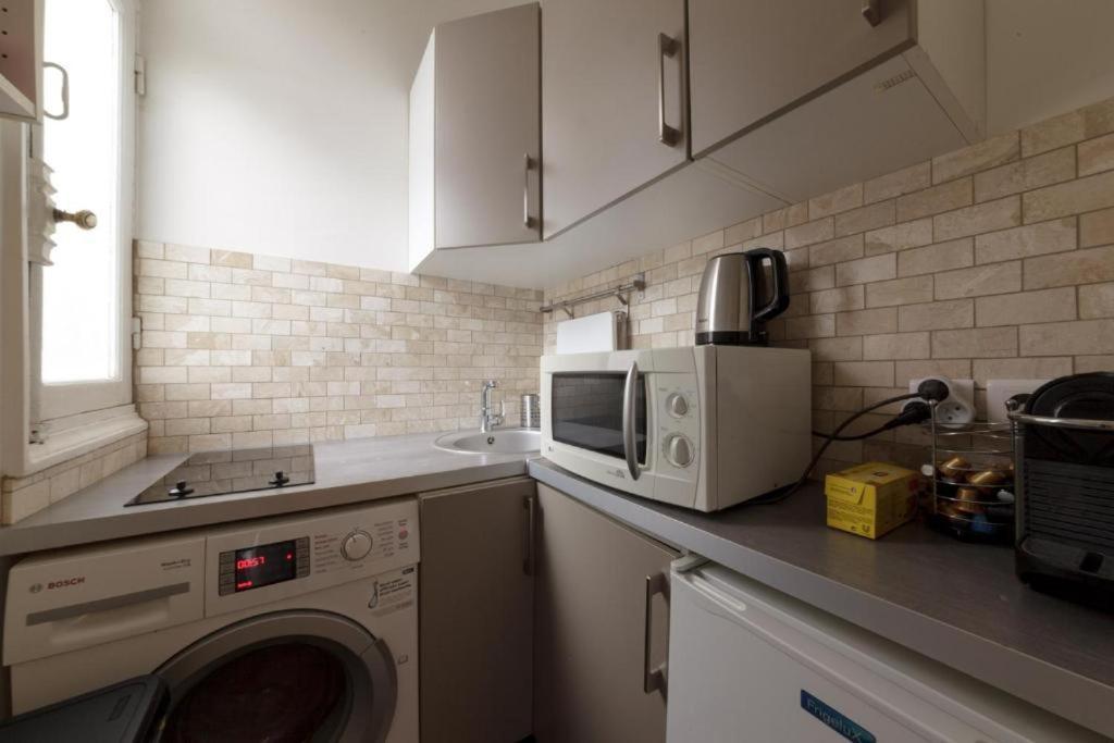 - Avenue Champs-elysee Apartment *
