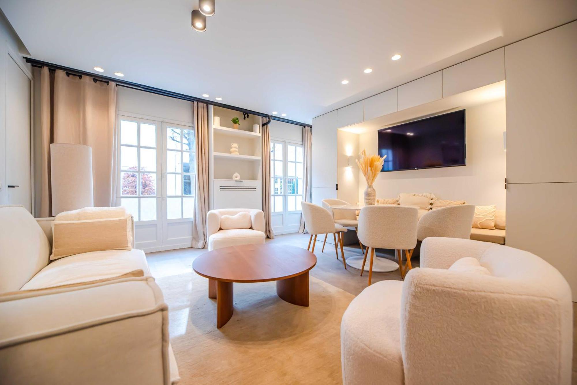 Elegant - 2br-6p - Notre Dame Cathedral Paris