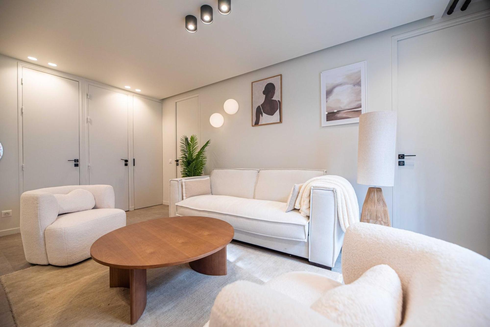 Elegant - 2br-6p - Notre Dame Cathedral