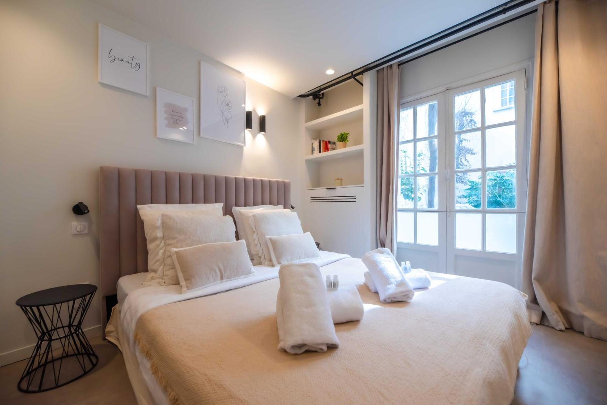 Elegant - 2br-6p - Notre Dame Cathedral Apartment