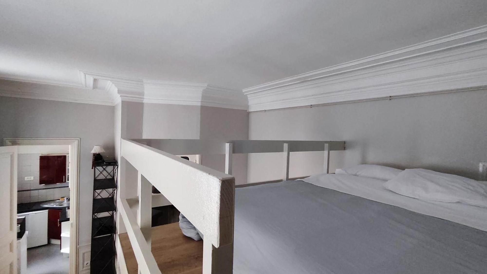 Apartment Rue Paul Valery - 16 - 1160 *