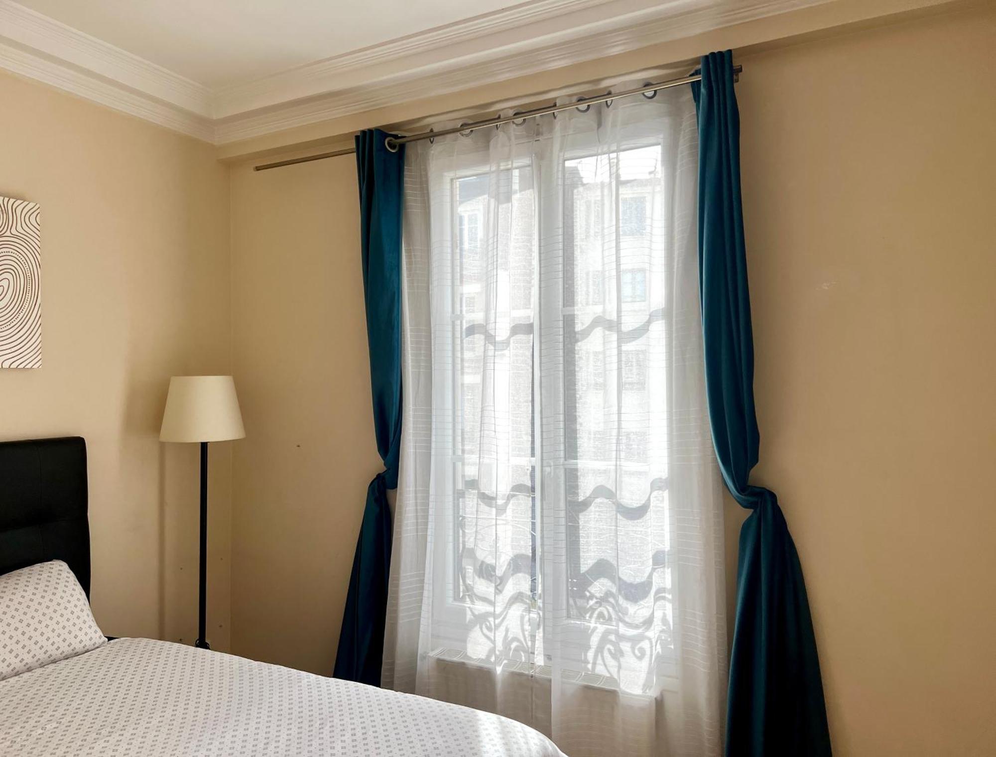 Peace Heaven Triangle Dor Paris
