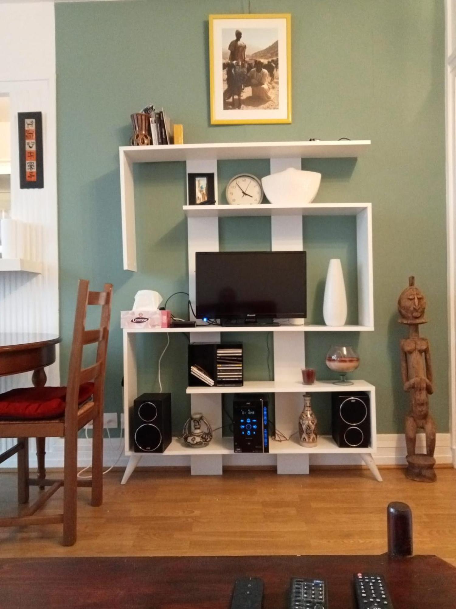 Apartment 11e *