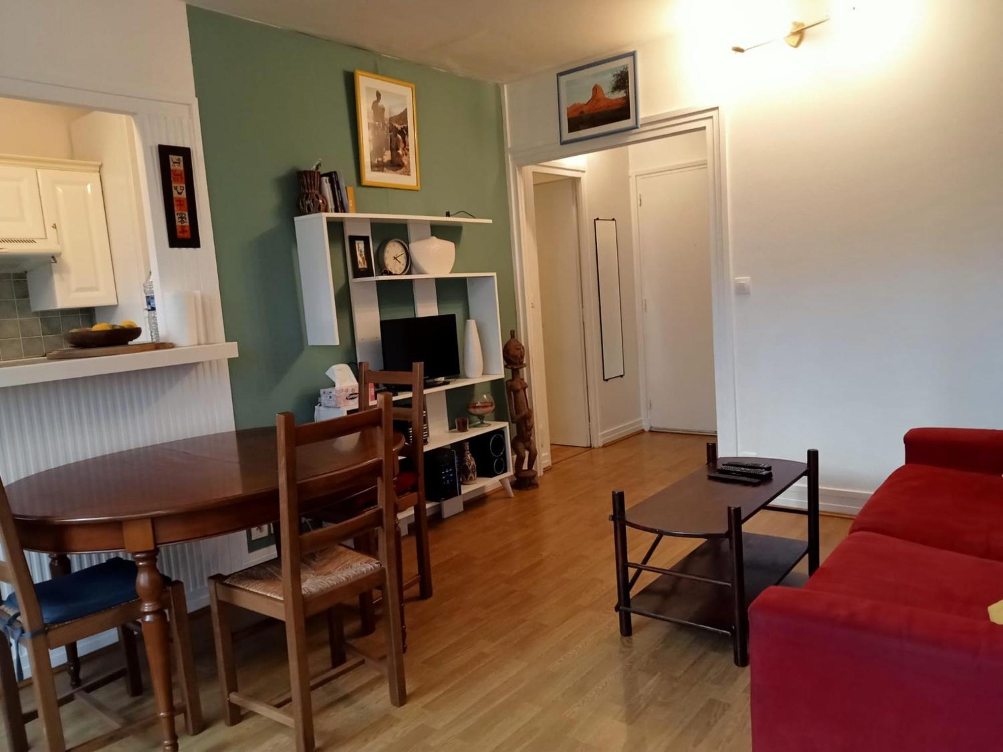 Apartment 11e