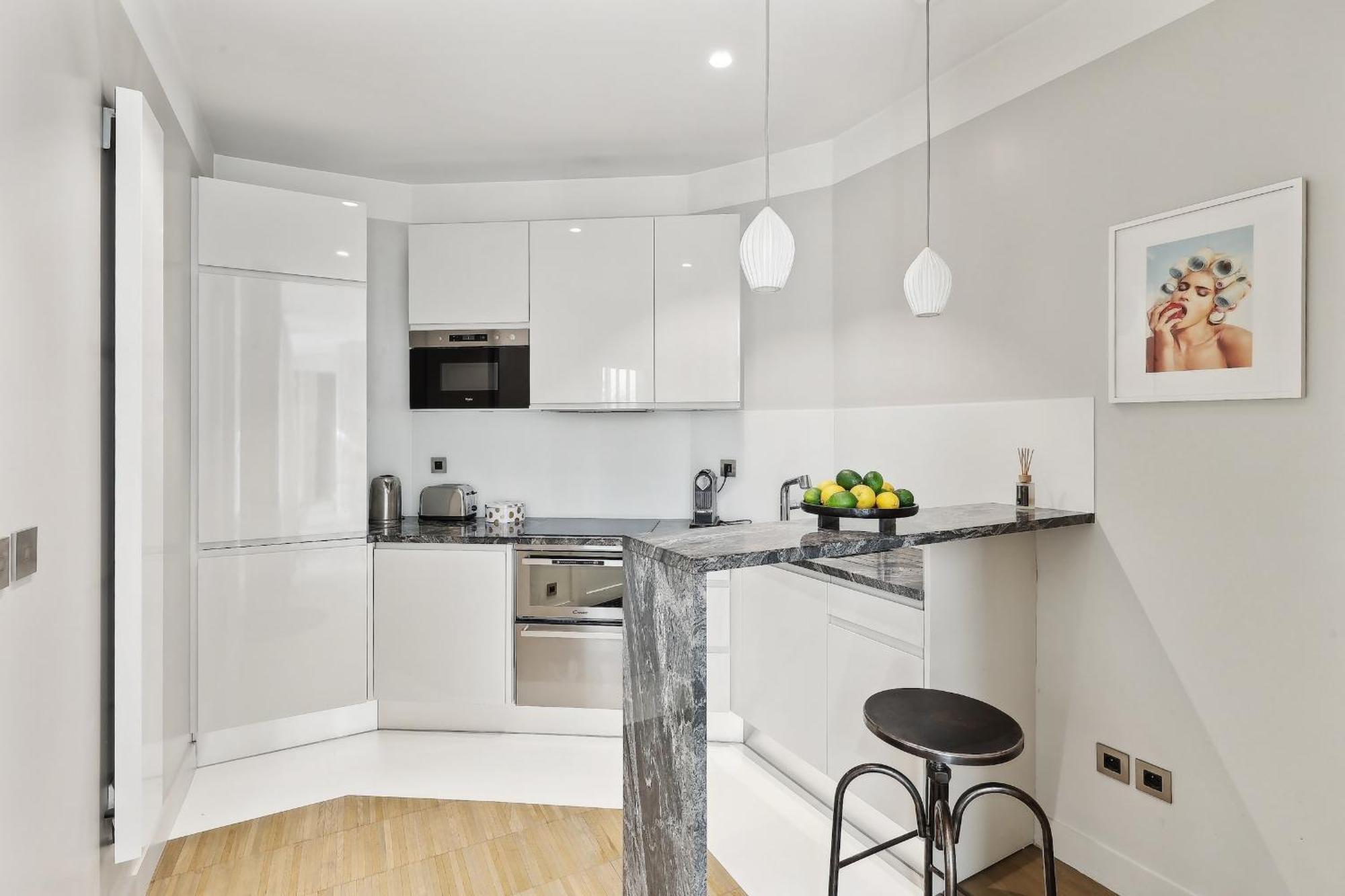 Le Marais & Place Des Vosges - Cityapartmentstay Apartment *