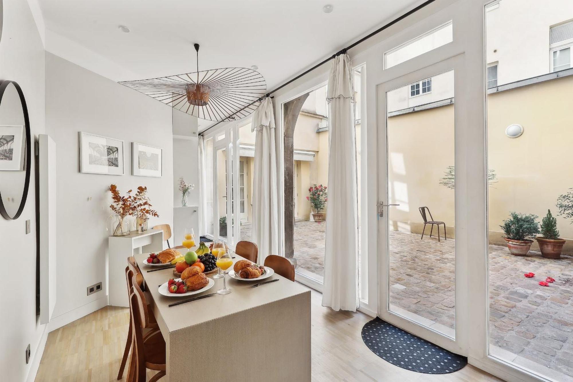 Le Marais & Place Des Vosges - Cityapartmentstay Apartment *