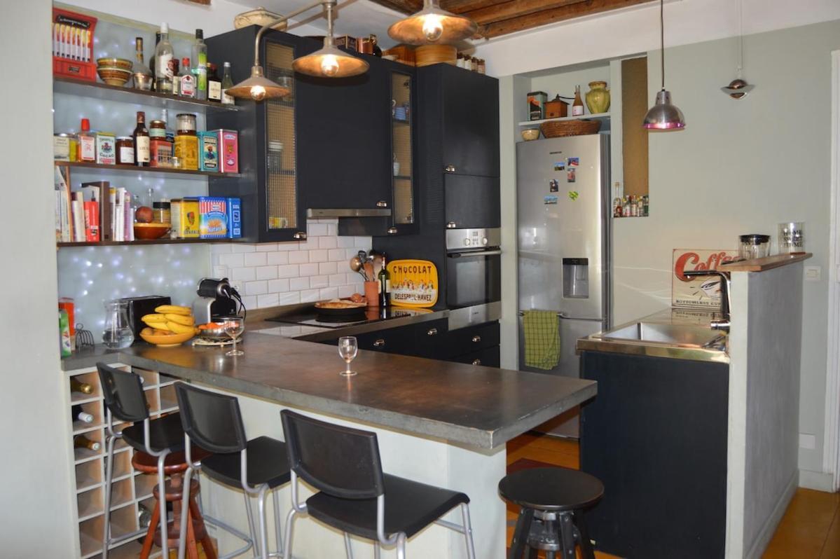 Apartment Typical Familial Old In Center *