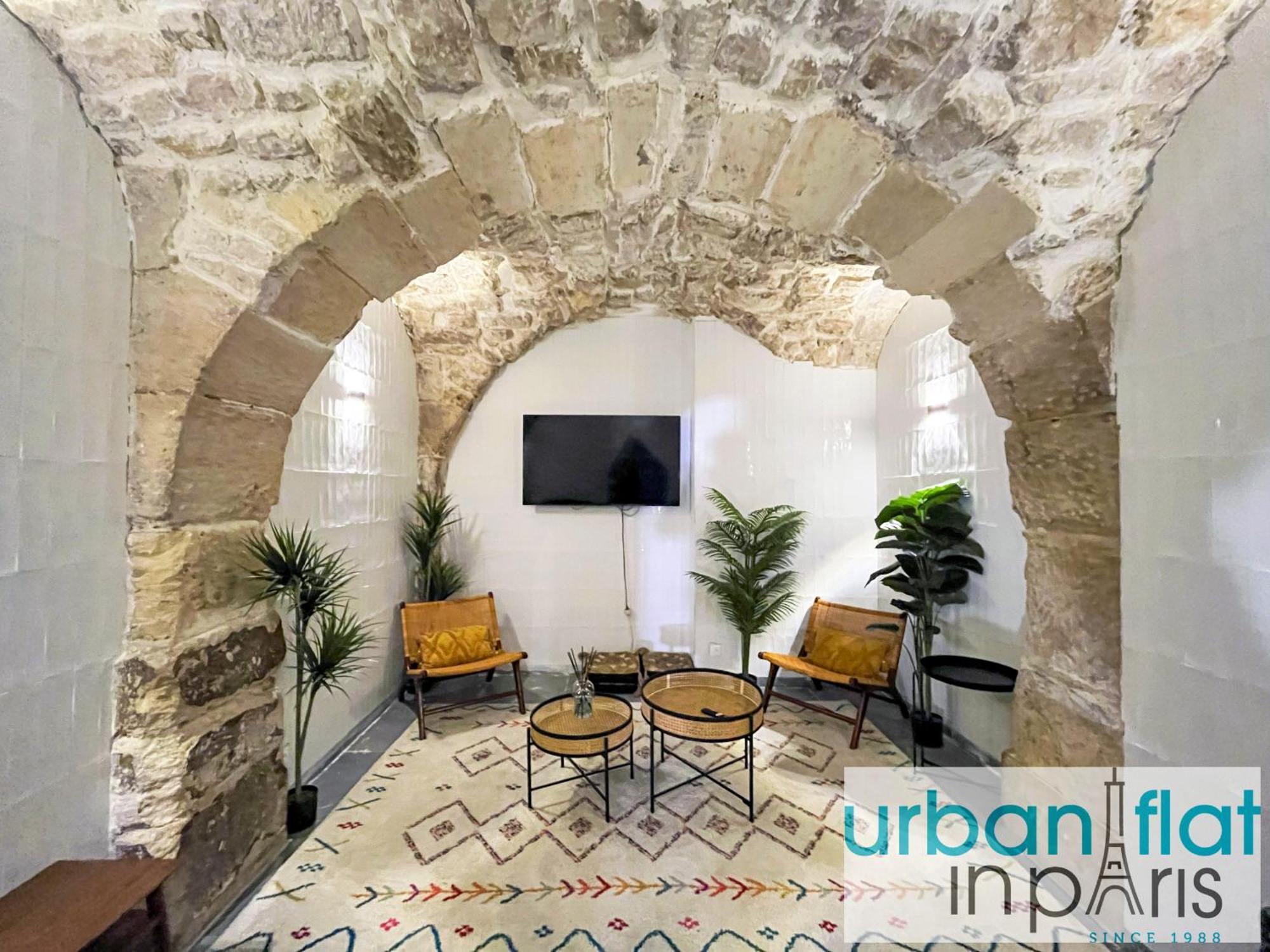 Urban Flat 31 - Charming Triplex In