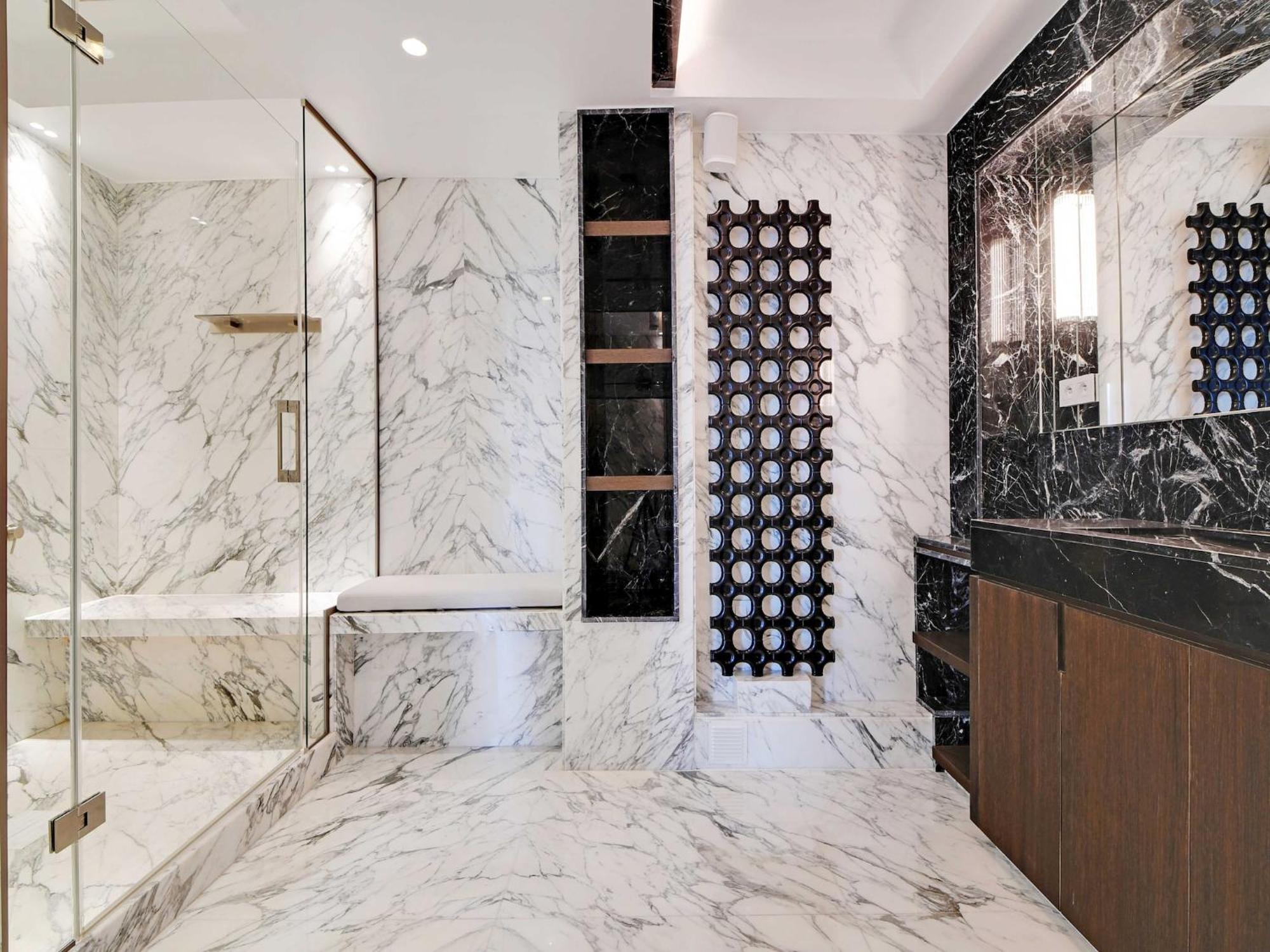 Luxurious With Balcony-3br-6p-champs-elysees Apartment
