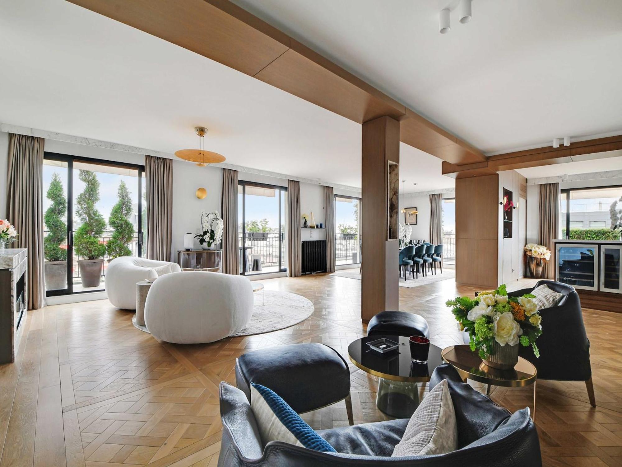 Luxurious With Balcony-3br-6p-champs-elysees *