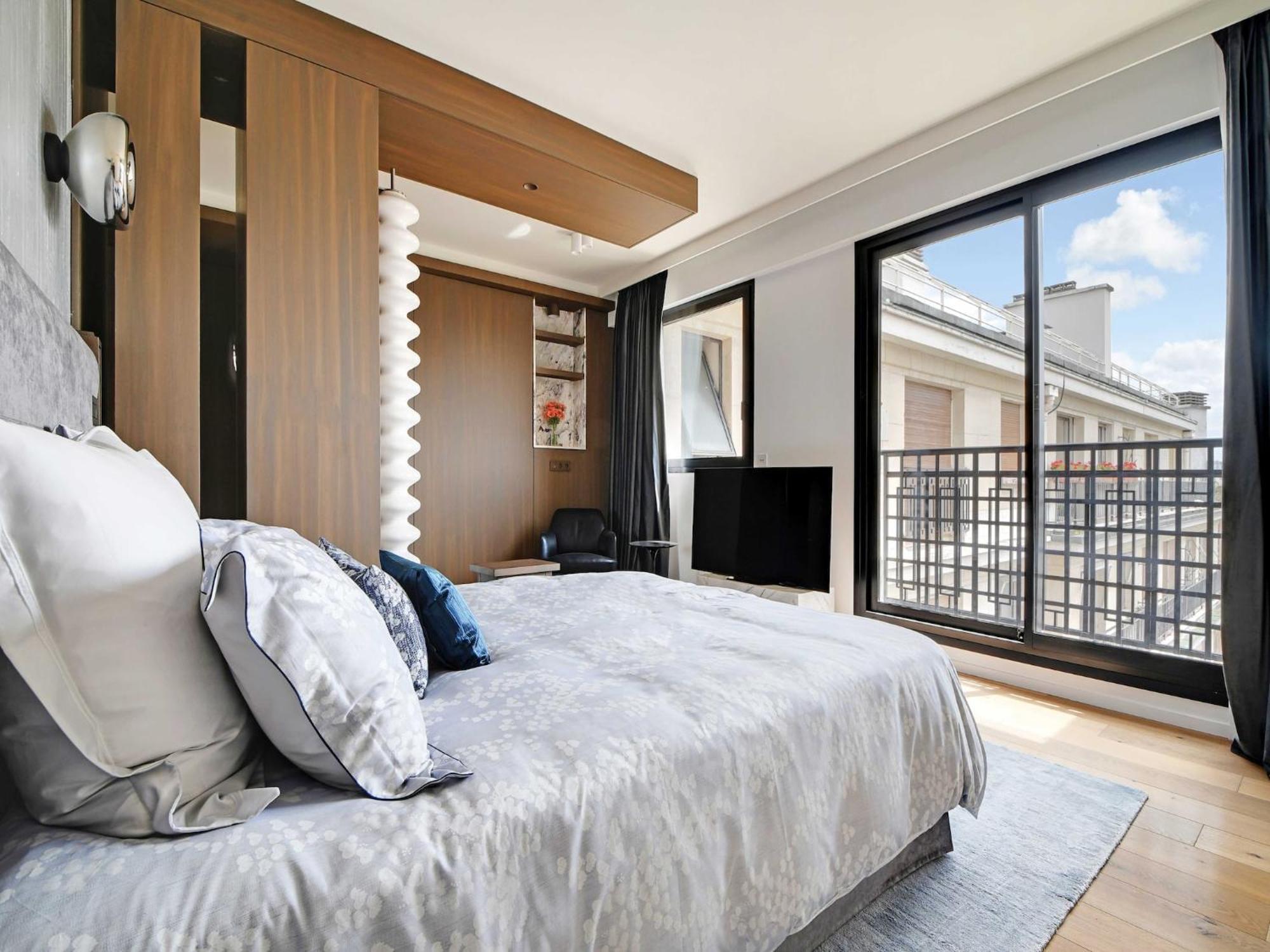 Luxurious With Balcony-3br-6p-champs-elysees