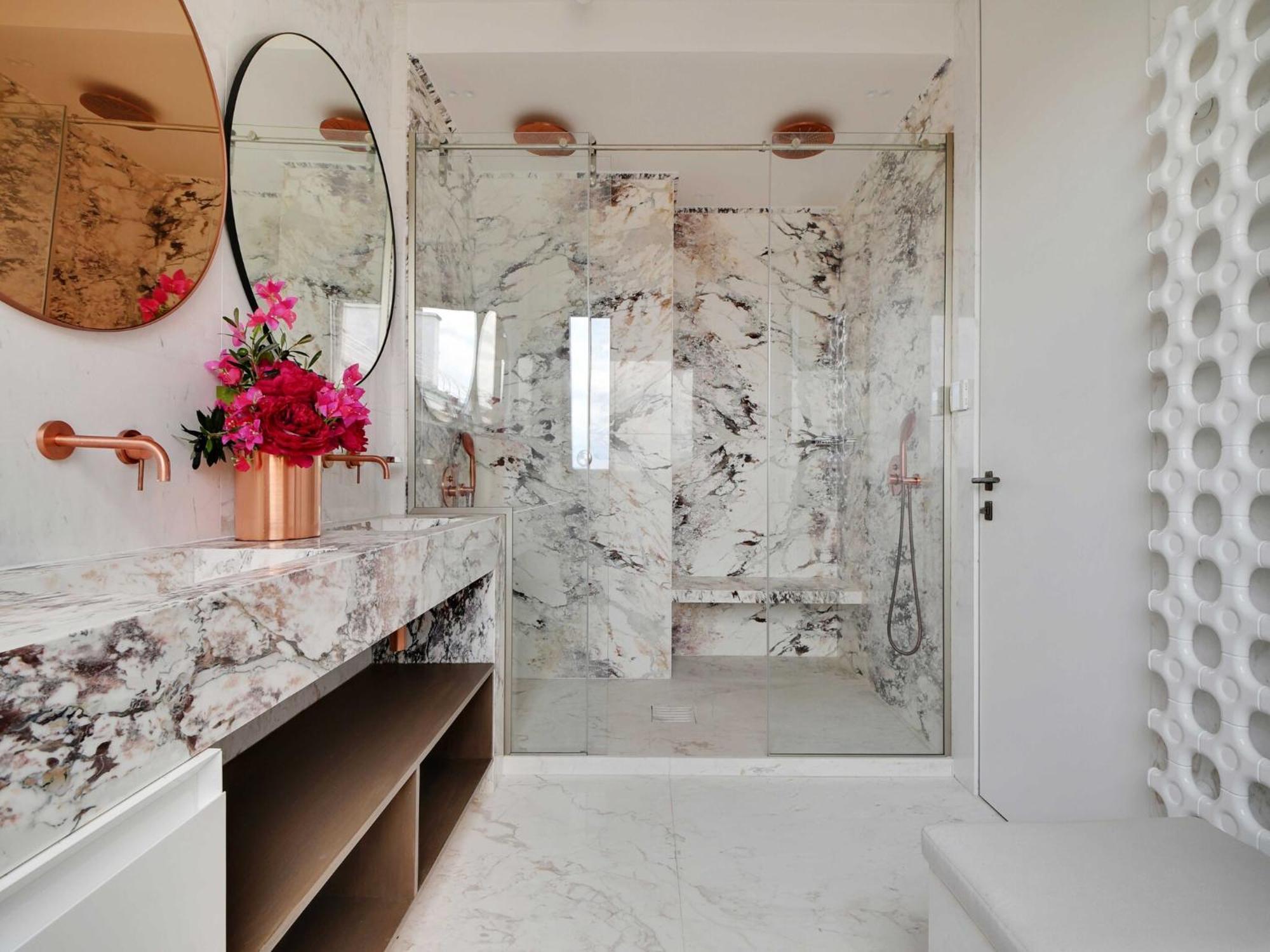 Luxurious With Balcony-3br-6p-champs-elysees Apartment