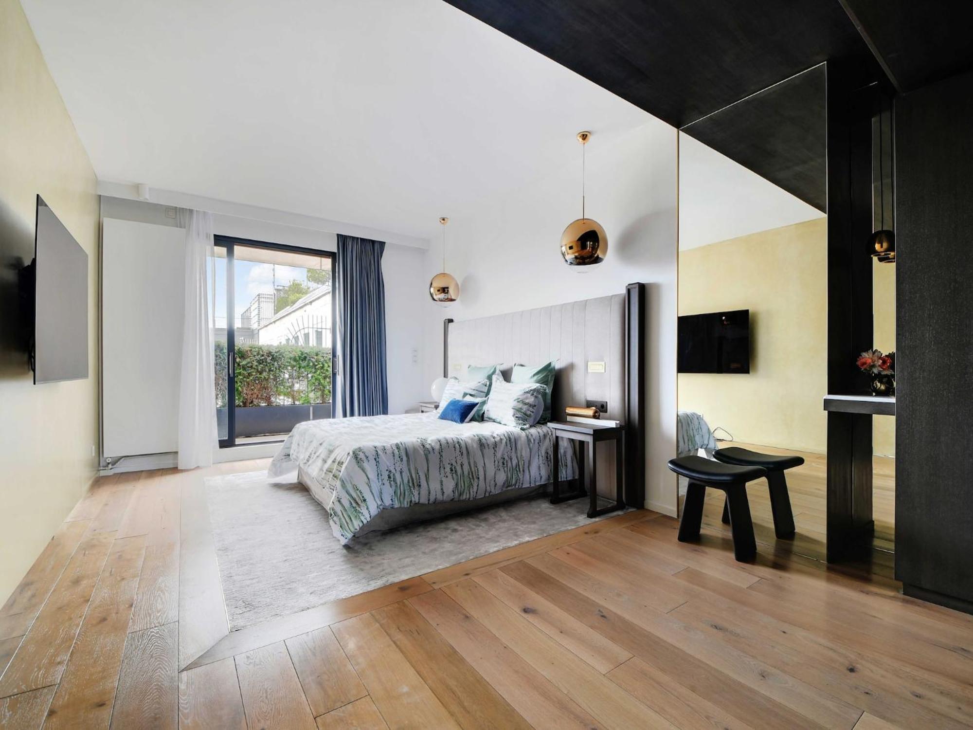 Apartment Luxurious With Balcony-3br-6p-champs-elysees