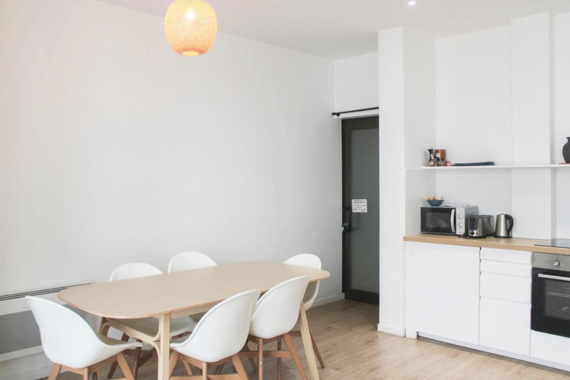 Spacious Appt Close To Place Monge *