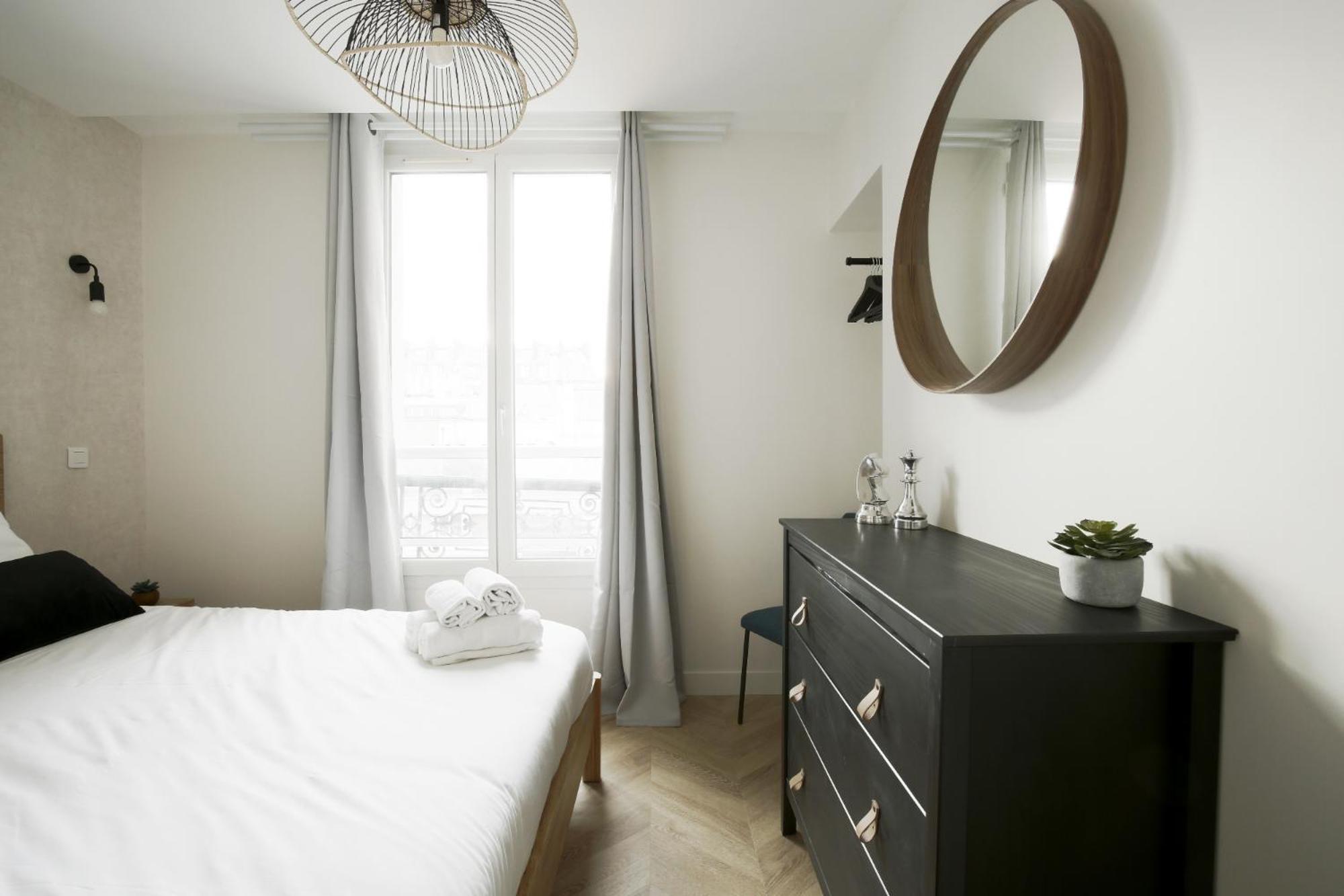Apartment Relish Baguette In Light-filled Duplex Paris