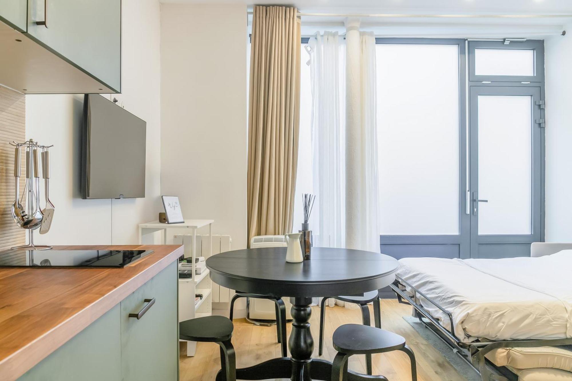 Apartment Enjoy In A Lovely Nest With Modern Design