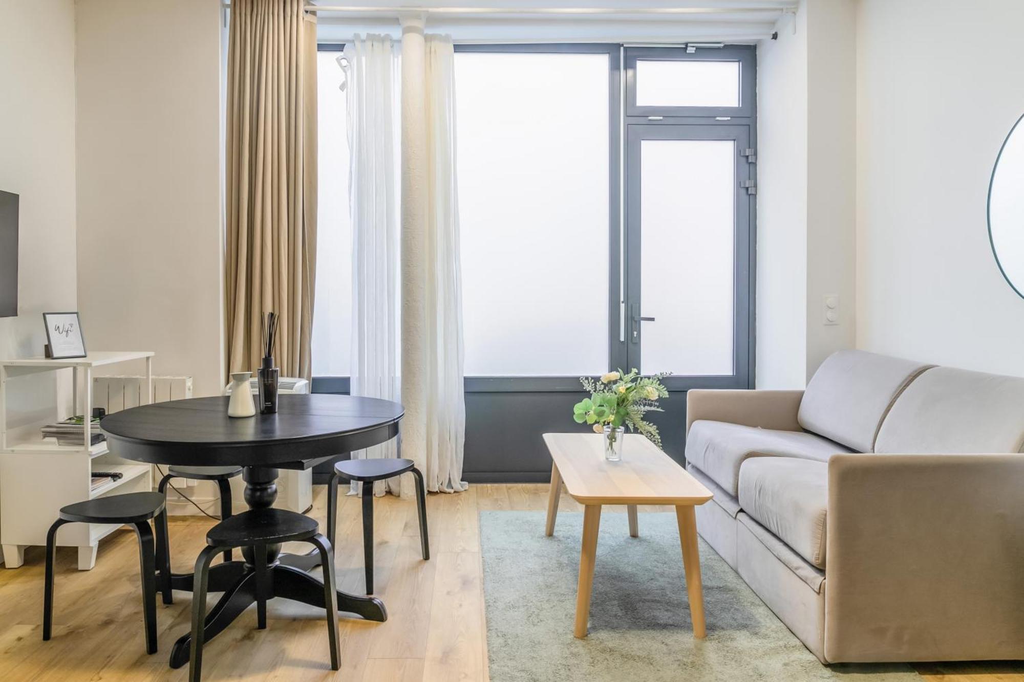 Enjoy In A Lovely Nest With Modern Design *