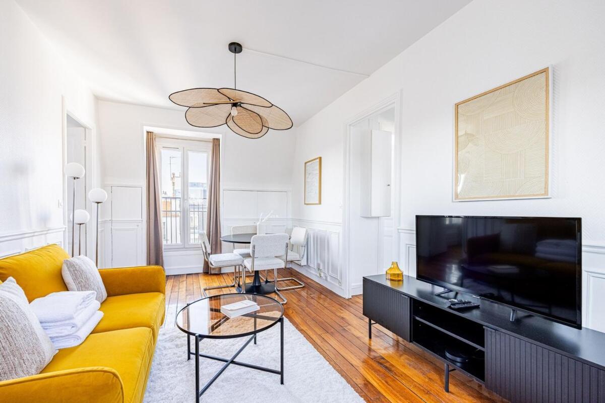 1 Bedroom # 14 # Alesia Apartment