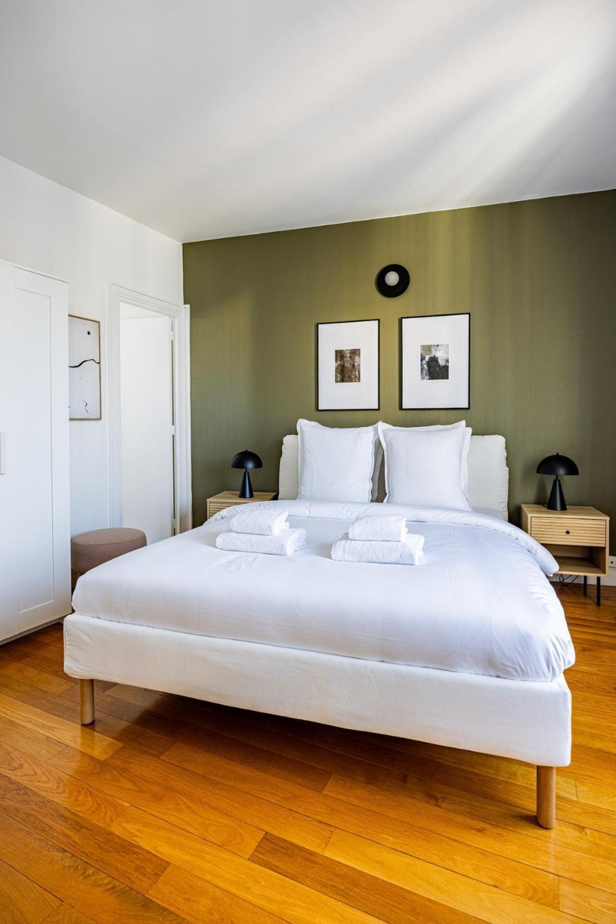 1 Bedroom # 14 # Alesia * Paris