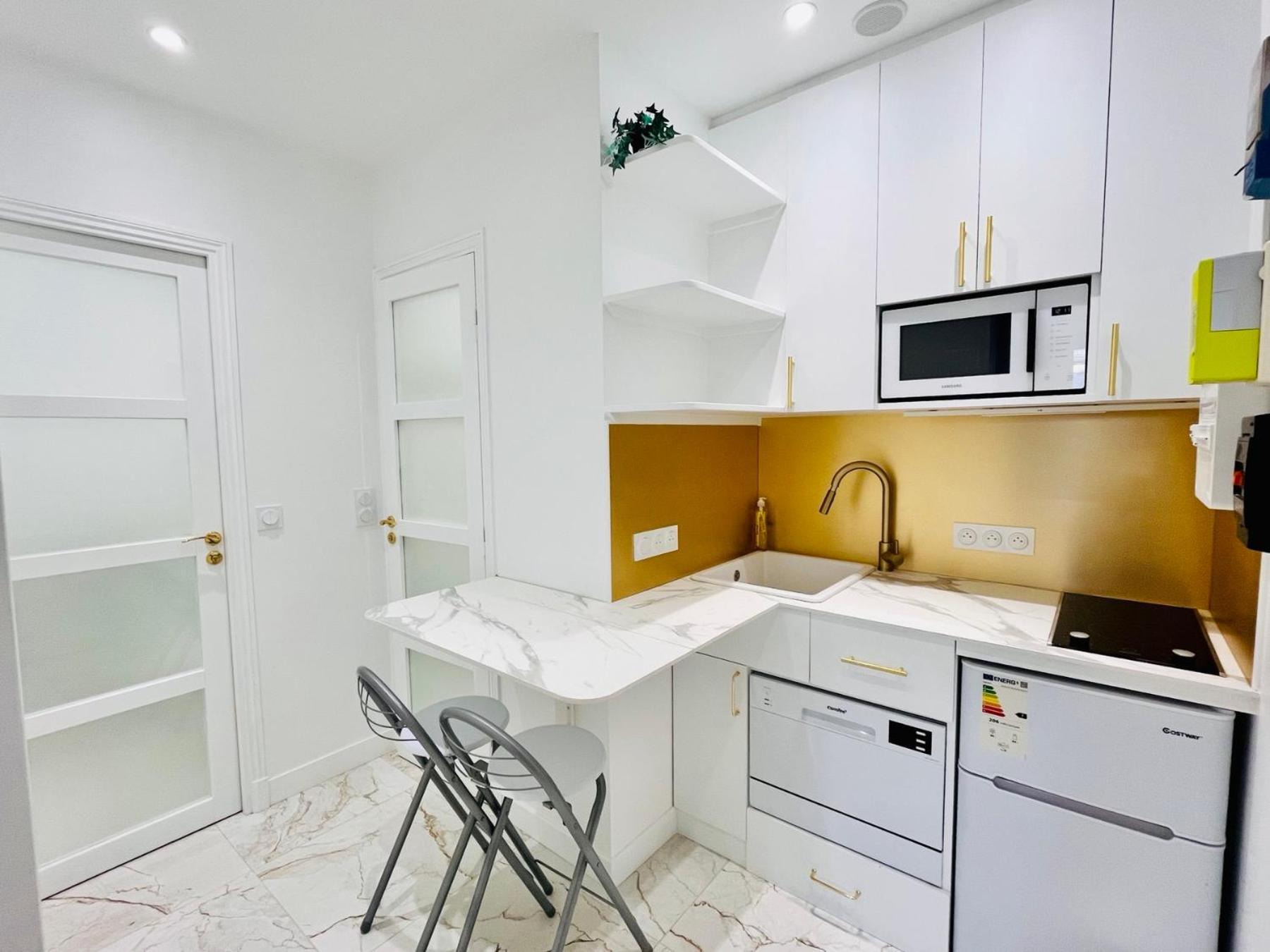 Rare Pearl 5e Notre Dame Saint Michel Apartment Paris