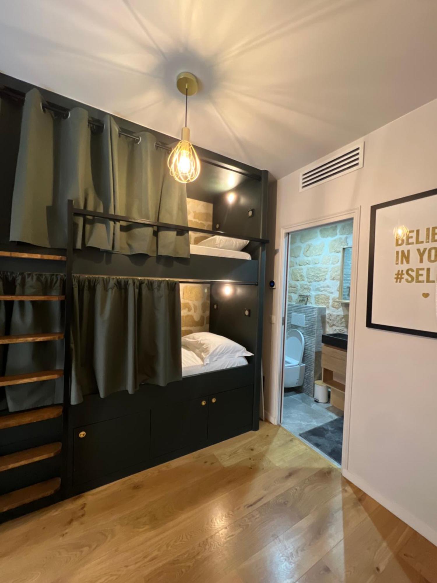 Fraternity-hotel * Paris