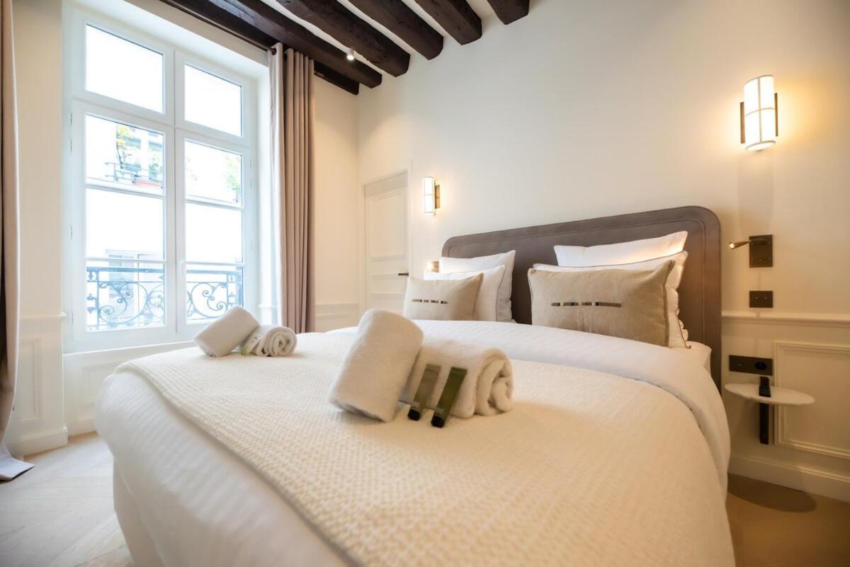 De Luxe D'une Près Du Louvre Ii Apartment Paris