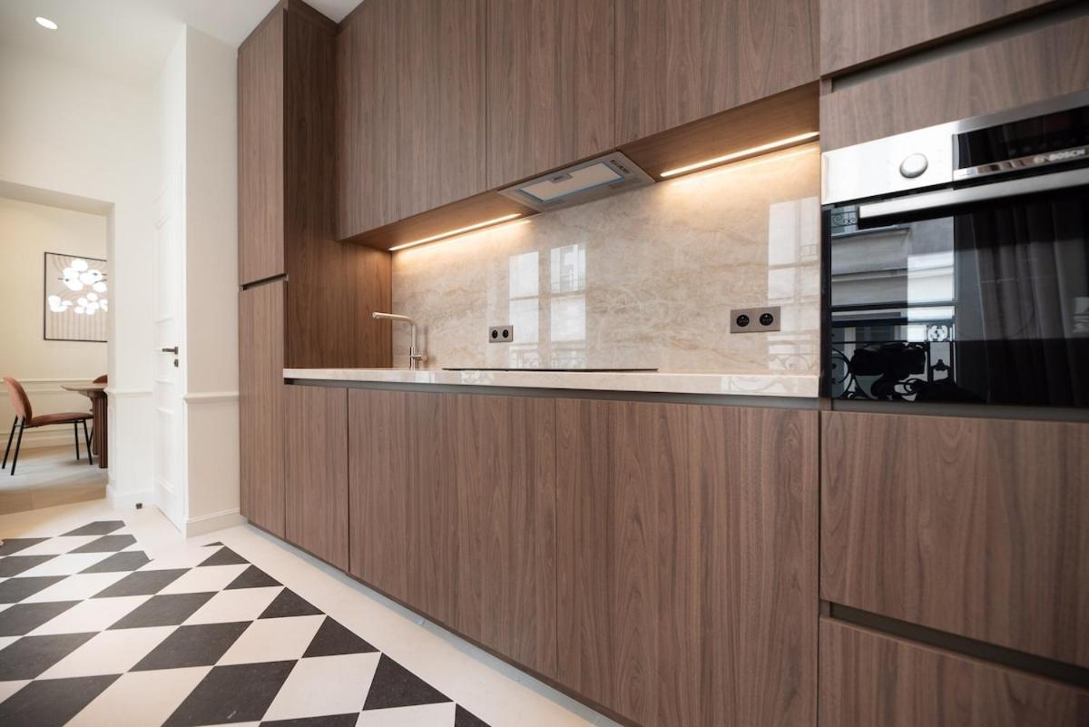 Apartment De Luxe D'une Près Du Louvre Ii