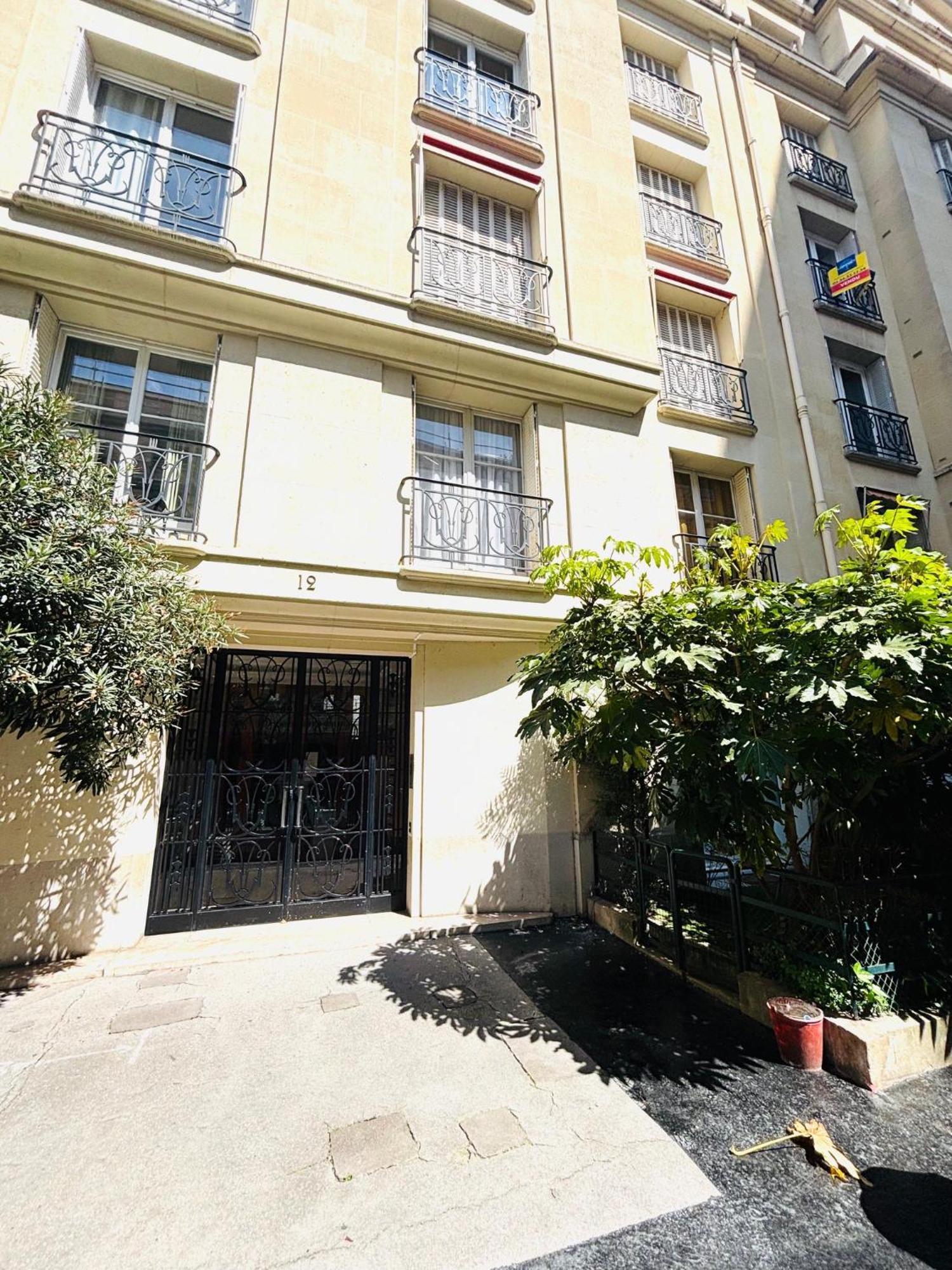 Malesherbes Wagram Apartment