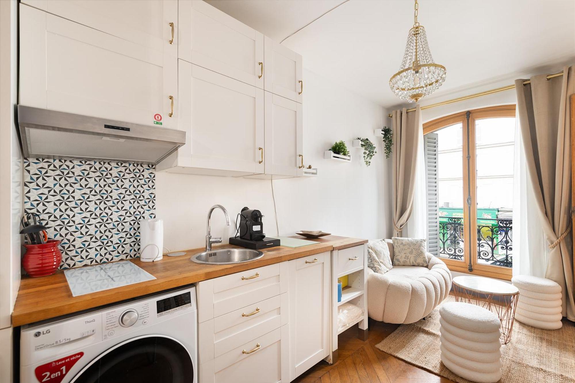 Haussmannian Elegance Close To Montmartre