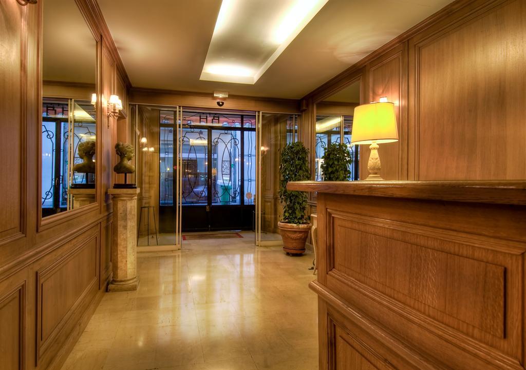Hotel Baudelaire Opera Paris