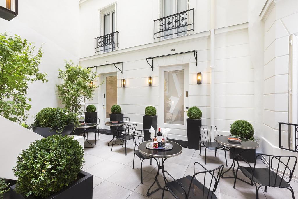 Hotel Balmoral Champs Elysees 4*
