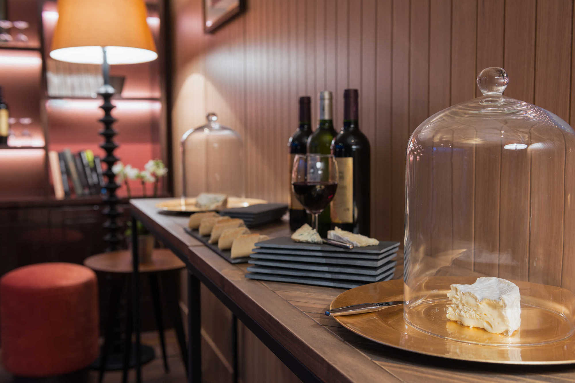 Quality Hotel&suites Bercy Bibliothèque By Happyculture