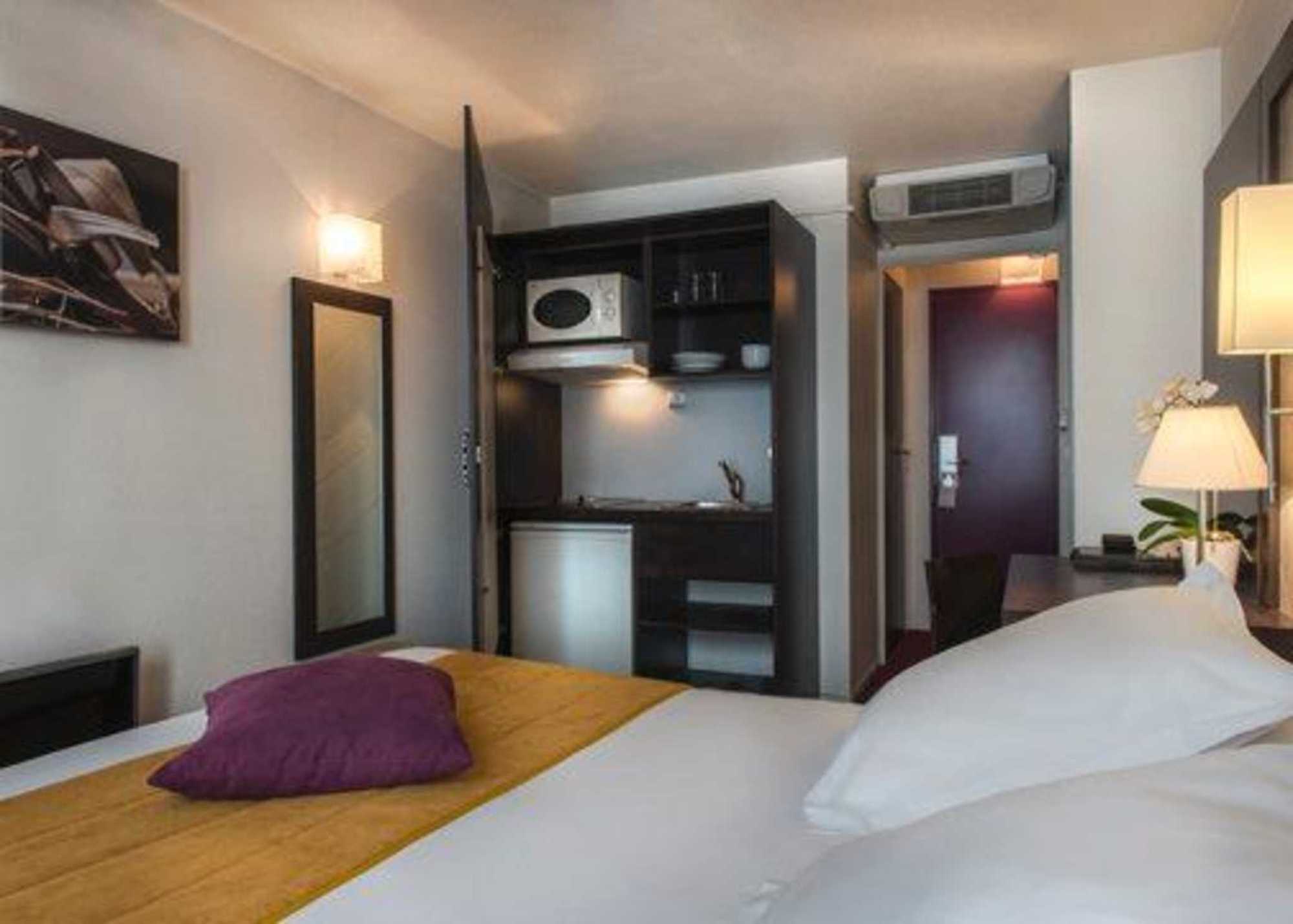 Hotel Quality Hotel&suites Bercy Bibliothèque By Happyculture 3*