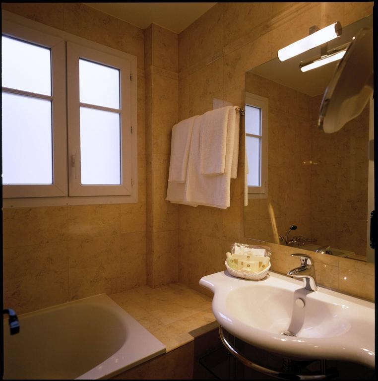 Hotel Amarante Beau Manoir Paris