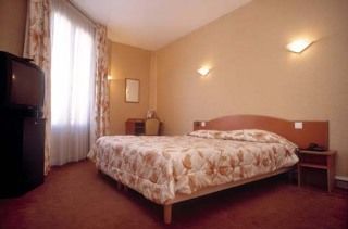 Hotel Auriane Porte De Versailles 2*