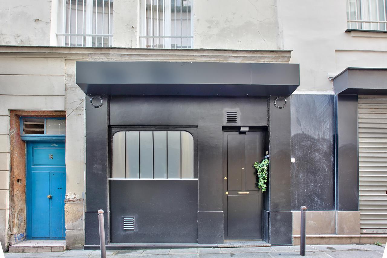 Apartment 32 Atelier Fashion